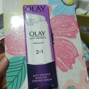 OLAY Anti-Wrinkle Firm & Lift 2-in-1 Serum - Purple and White